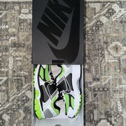 Nike Size 6.5 Men Brand new 