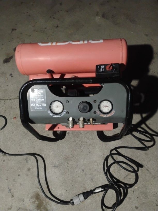 RIDGID DUAL TANK COMPRESSOR