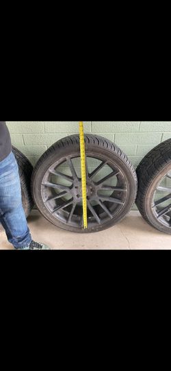 Dub Wheels with Tires