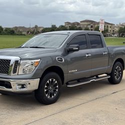 2017 Nissan Titan