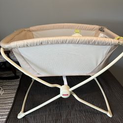 Fisher Price Foldable Bassinet