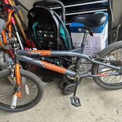 Razor Box Bike With Front And Back Pegs 