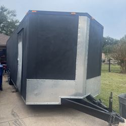 Enclosed Car Hauler 
