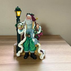 Thomas Kinkade “The Light of St. Nicholas” Illuminated Santa Figurine • Hamilton Collection