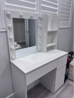 Vanity Desk