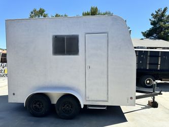 Enclosed Trailer 12x7 $4,500