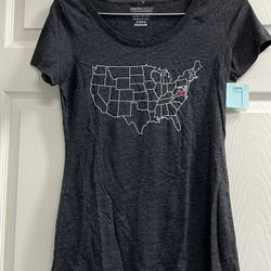 Counter Couture Women's Gray Virginia Heart Map Graphic Tee - Size Medium - NWT
