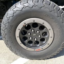 Gen 1 Raptor SE (Special Edition) SVT Factory Beadlocks 