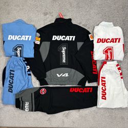 SUPREME SUIT SIZE  S-M-L-XL