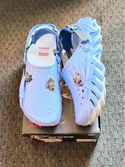 Crocs Echo Clog “Yu-Gi-Oh! Blue Eyes White Dragon”