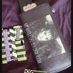Beetlejuice Girl Wallet Plus Ear Rings And Bracelets 