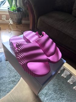 NAMI Valentine’s Slides (Chris Brown x John Dean) – Size 11