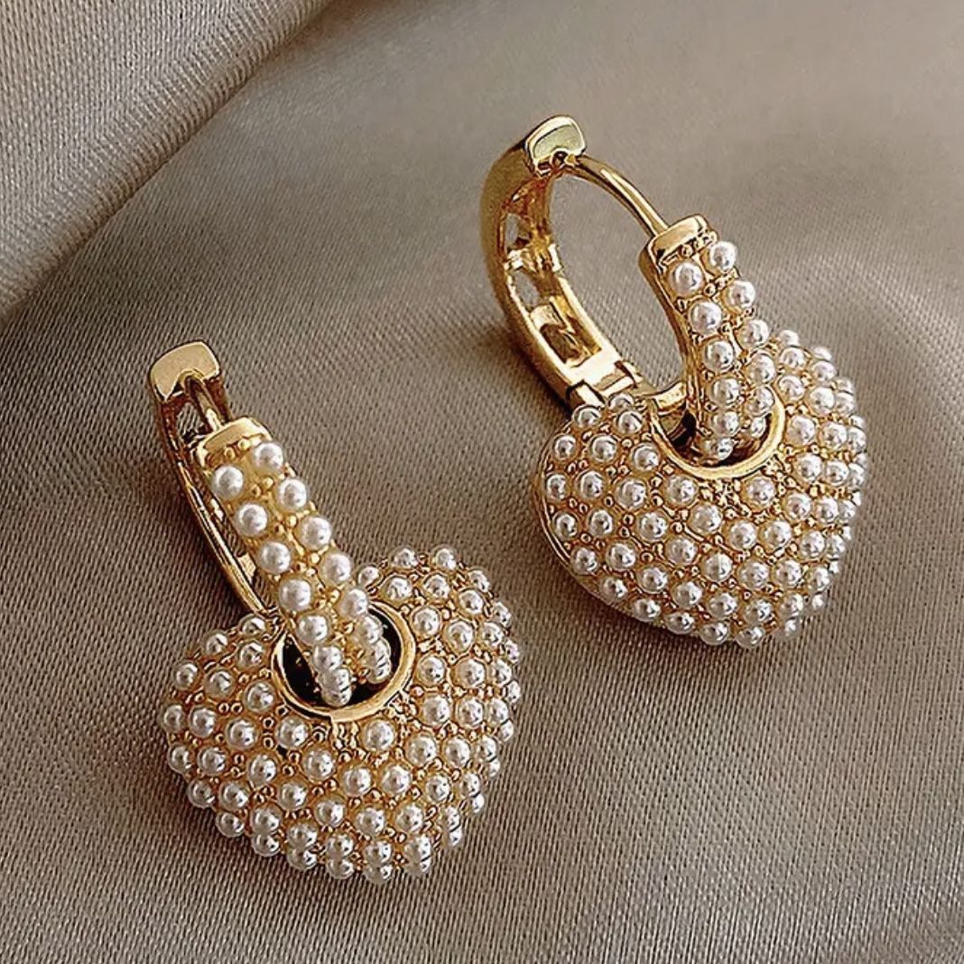 New Pair of Fashionable Exquisite Imitation Pearl Heart Stud Earrings