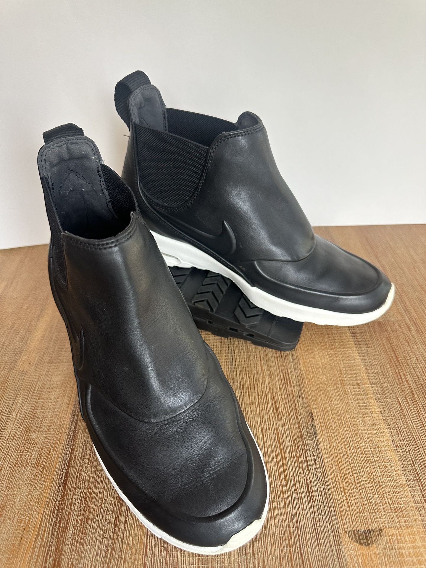 Nike Air Max Thea Mid Black Slip-on Sneakers