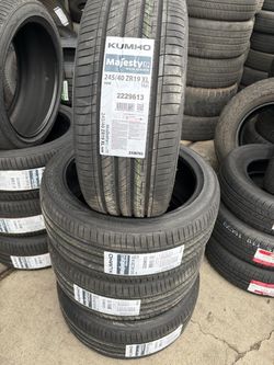 245/40/19 kumho tires