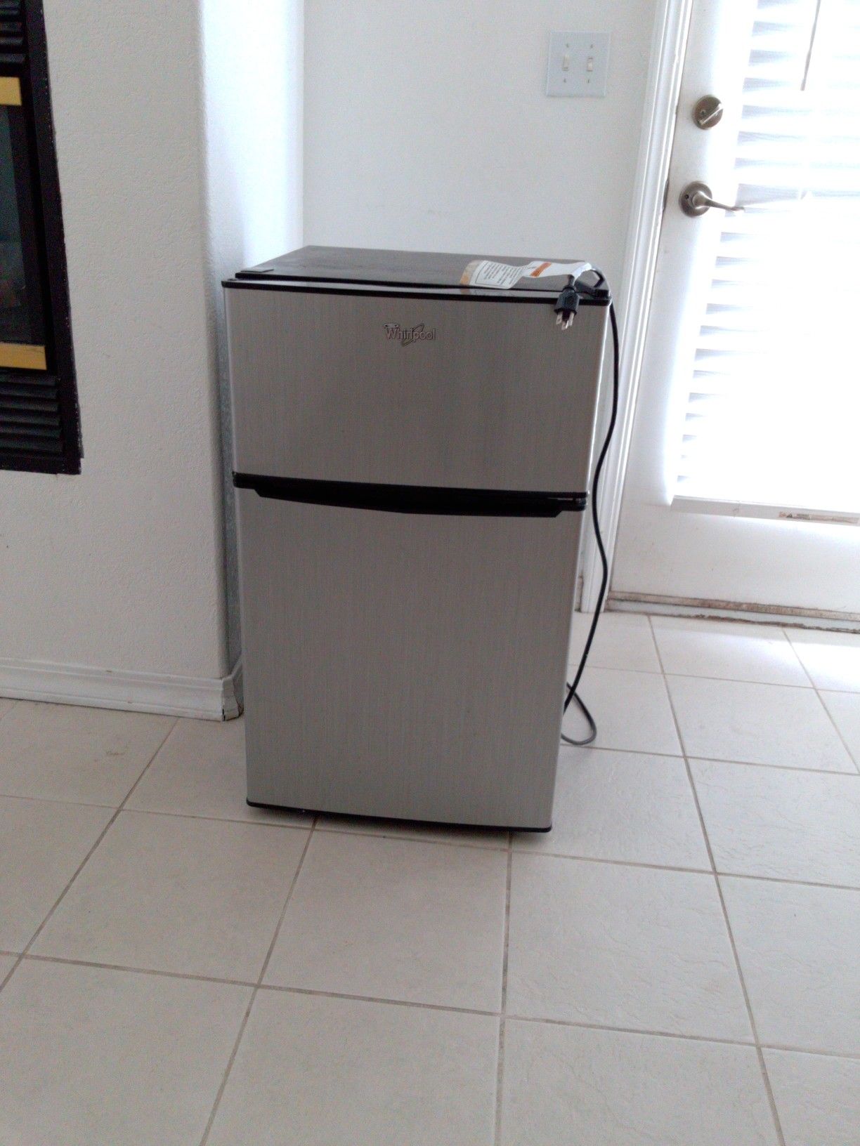 Mini fridge