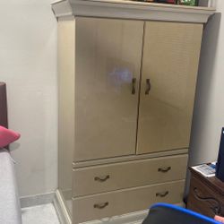 Armoire