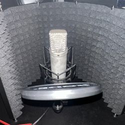 rode nt1a microphone & reflection shield