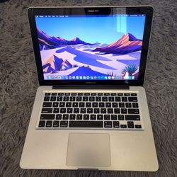 Apple MacBook Laptop - Like New 