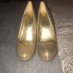 Bamboo Size 7 Gold Glitter Heels