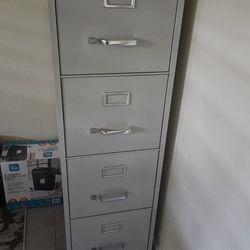 4-Drawer Filing Cabinet