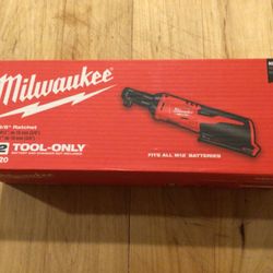 Milwaukee M12 Ratchet 3/8”.  Brand NEW . Tool Only .  NUEVO.