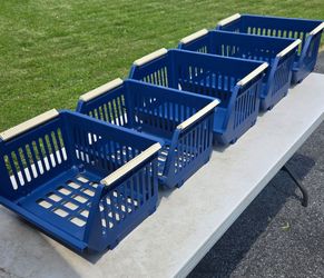 Small storage bins