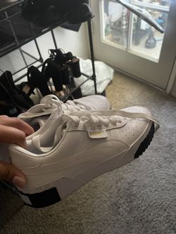 Woman’s Pumas 