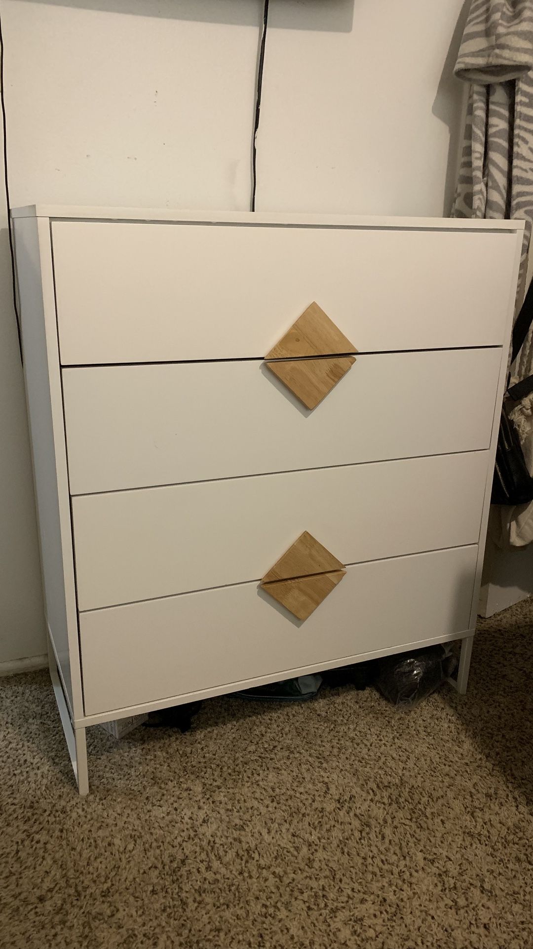 Dresser With Removable Organizers