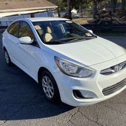 2012 Hyundai Accent