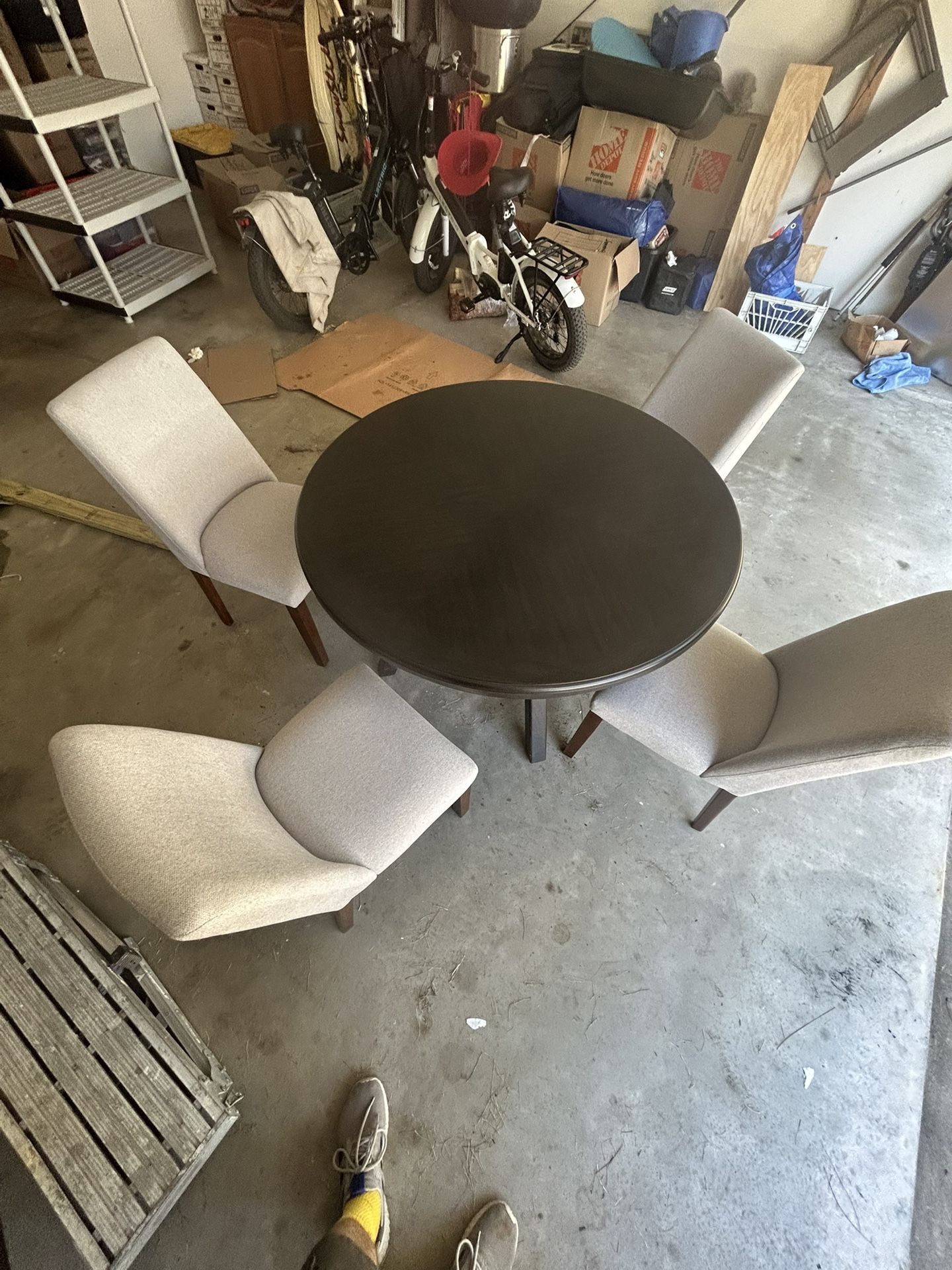 Round Kitchen Table