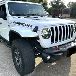 Free… Rubicon Mopar fender flare set with AAL LED lights. 