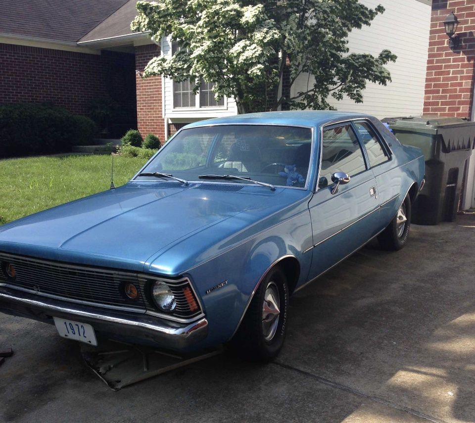 1972 AMC Hornet sat