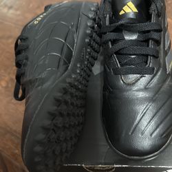 Boys turf indoor soccer shoes