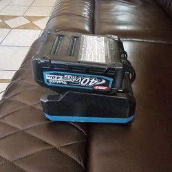 Makita Charger And Baterie 