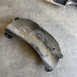 Chevy Chevrolet Instrument Cluster 99-06