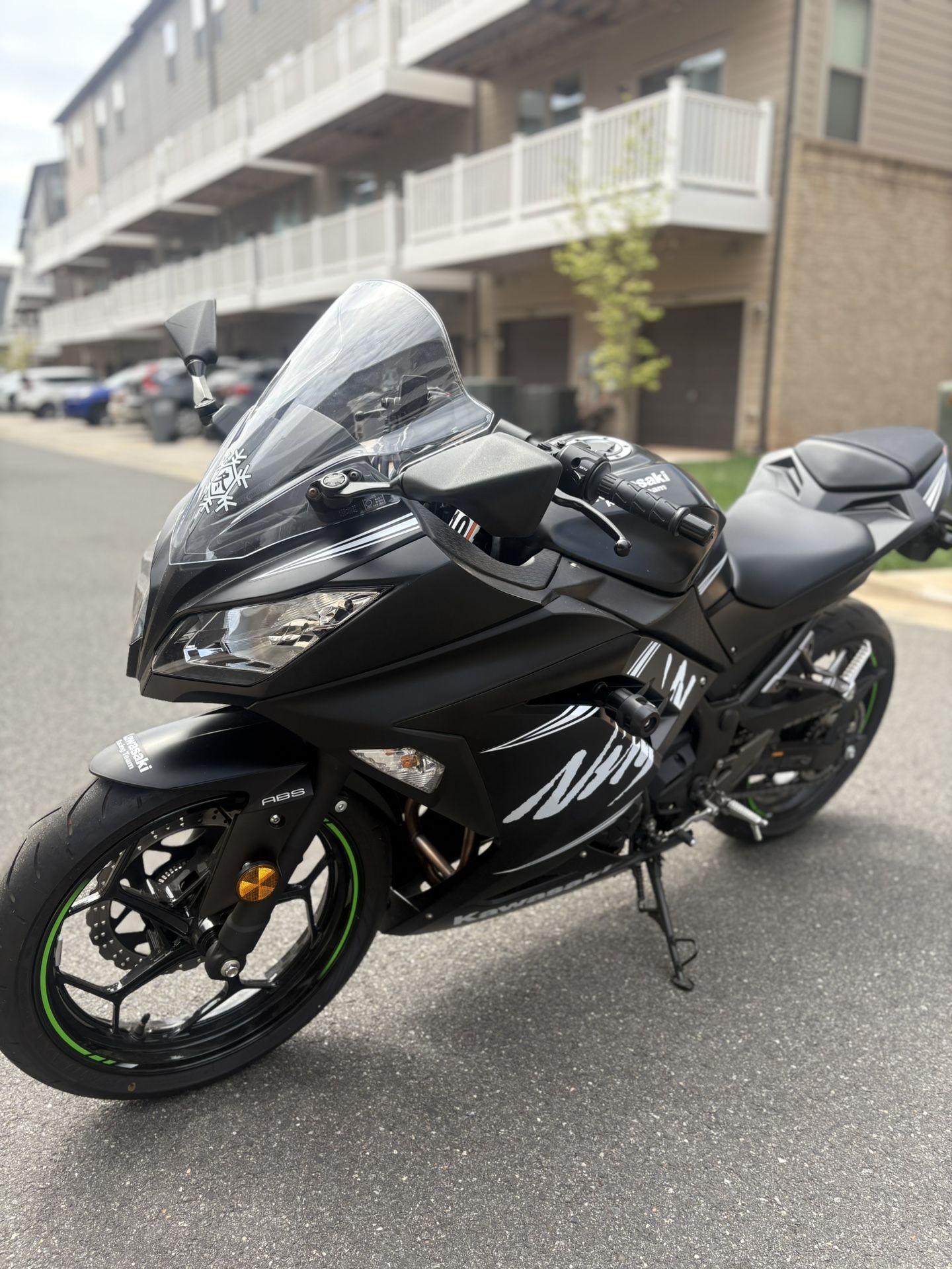 2017 Kawasaki Ninja – 550 miles – Perfect Condition