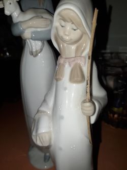 LLadro's 3 exquisite statues