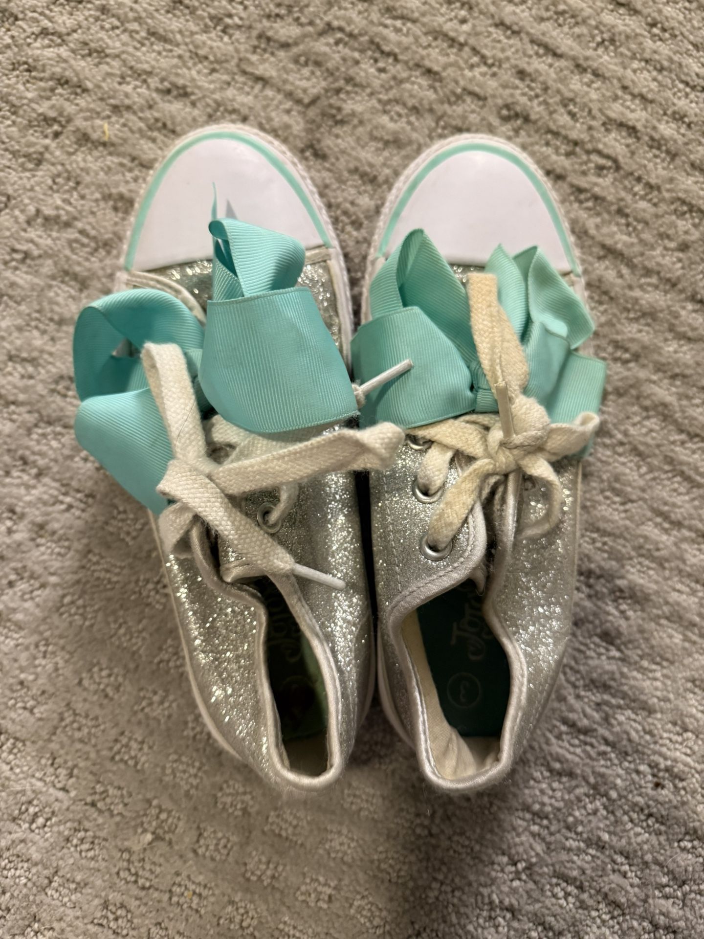 Tennis Shoes 