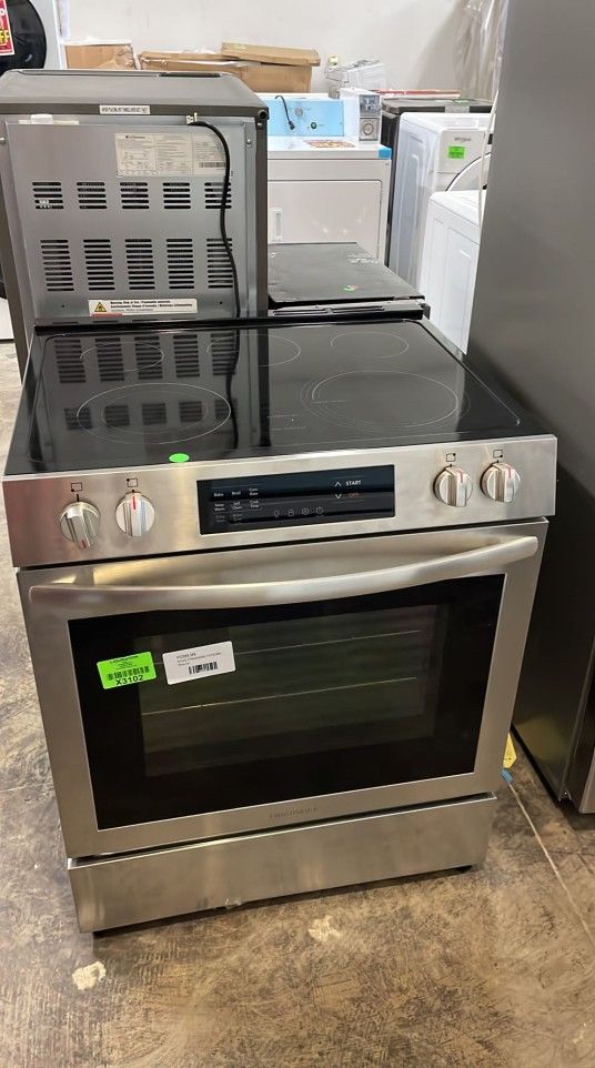 FRIGIDAIRE FCFE3083AS 30 in Stove Range NEW for Sale in San Antonio, TX