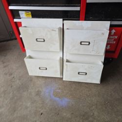 paper's holder 