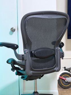 Herman Miller Fully Loaded Size C Aeron Office Gaming Chair