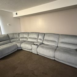 Large Gray Sectional Sofa – Only 6 Months Old