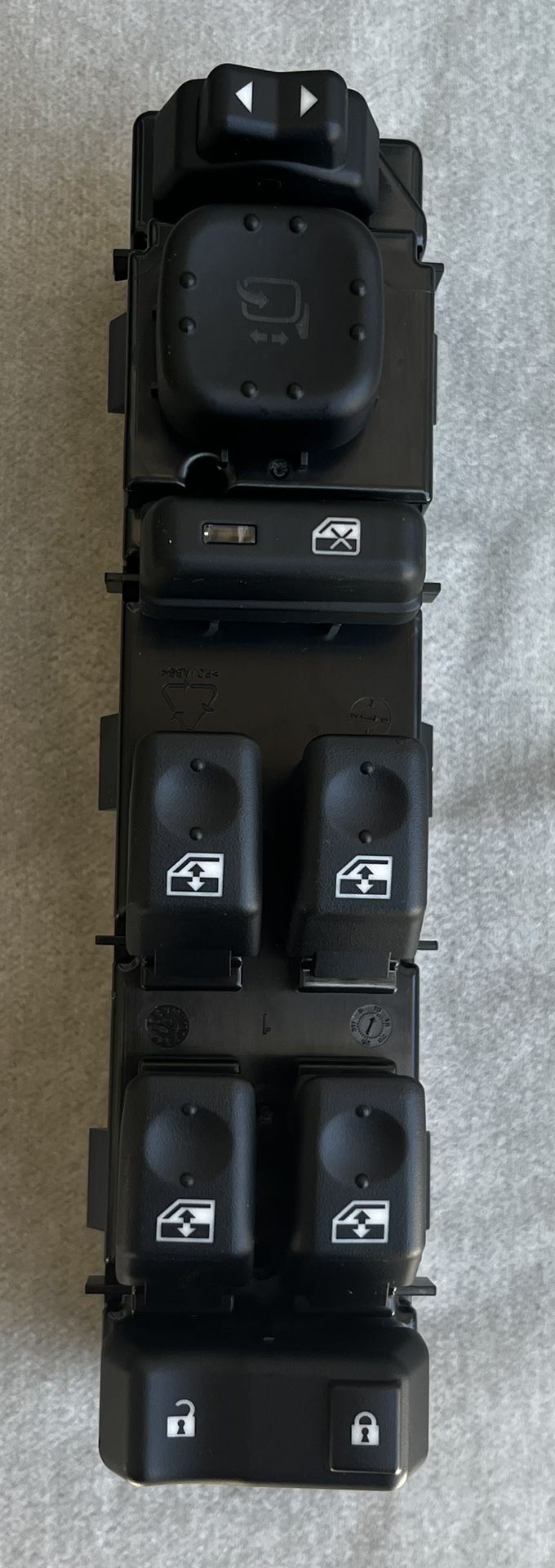 2003-2006 GM Escalade Tahoe Yukon Suburban Master Driver Window Control Switch