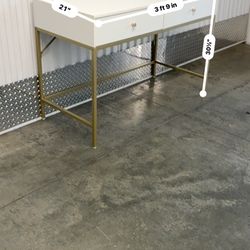 White Desk 