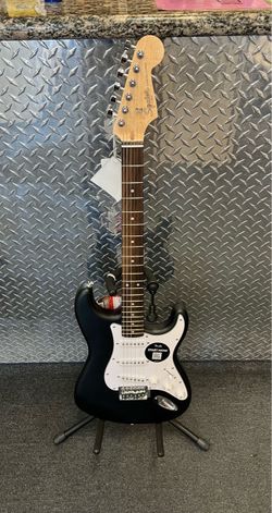 Squier Strat by Fender