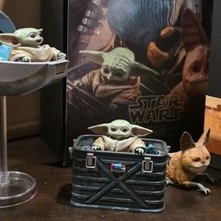 Hot Toys TMS 043 Mandalorian Grogu Accessory 1:6 Scale Figure Set