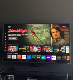 Vizio Smart TV - Needs Repair / For Parts