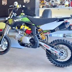 Pirahnna 140 Race Edition  Pit Bike