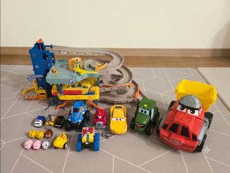 Kids Parking Garage & Toy Car Set